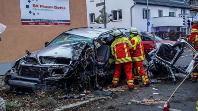 Filderstadt-Sielmingen: Medizinischer Notfall fuehrt zu einem Verkehrsunfall